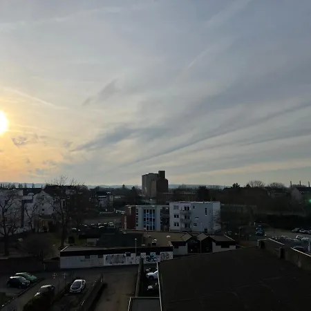 Der Schwan 7 - 3 Schlafzimmer - 2 Balkone - Zentral - 100 Qm Apartament