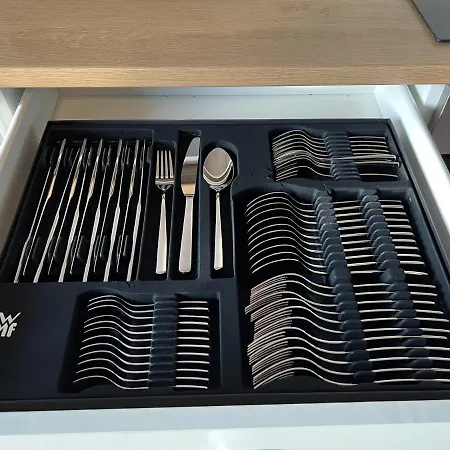 Der Schwan 7 - 3 Schlafzimmer - 2 Balkone - Zentral - 100 Qm