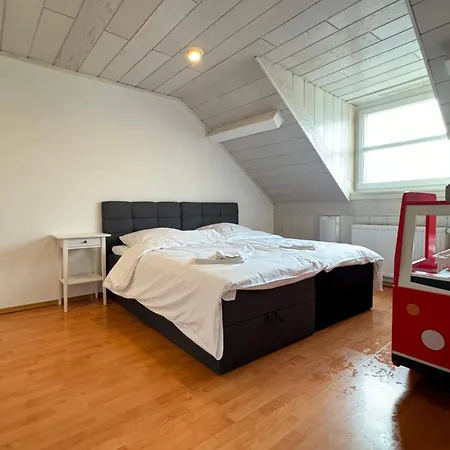 Apartment Der Schwan 7 - 3 Schlafzimmer - 2 Balkone - Zentral - 100 Qm