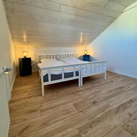 Apartment Der Schwan 7 - 3 Schlafzimmer - 2 Balkone - Zentral - 100 Qm Duren